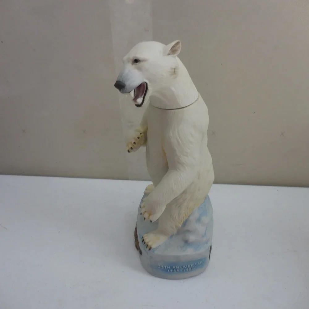 Ski Country Alaskan Polar Bear 1984 Whiskey Decanter Alaska Statehood 25th Anniv